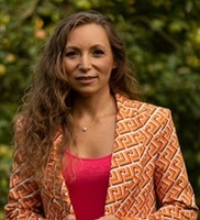 Prof. Katarzyna Gurzawska-Comis